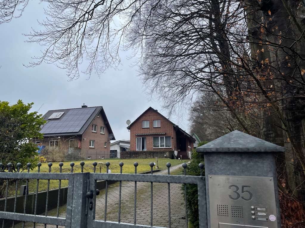 Immobilie in Börnsen - Zweifamilienhaus mit 6 Zimmern in exklusiver Lage direkt am Naturschutzgebiet "Dalbekschlucht" - Bild 0