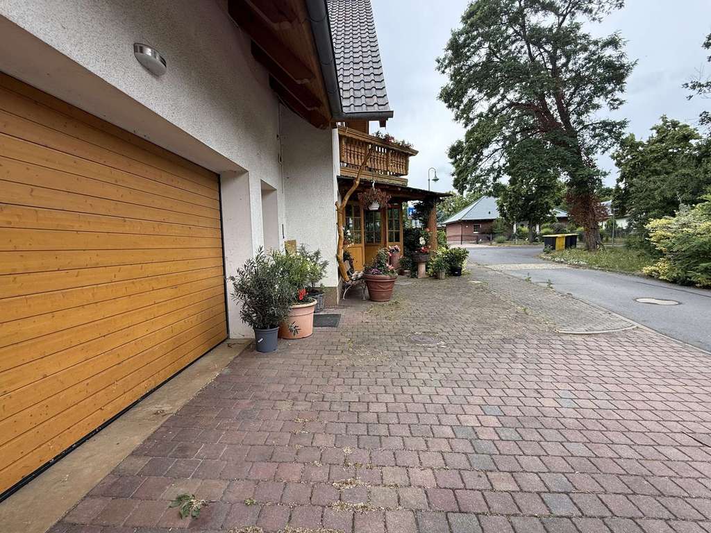 Immobilie in Heideblick - Berlin-nahe Lage: Stilvolles Einfamilienhaus mit Pool, Wintergarten & Solaranlage in Luckau - Bild 3