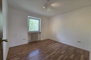 Ruhig mit Parkblick in Feldmoching! 3 Zimmer, renoviert, bezugsfrei, Balkon, ohne Provision – Gustav-Schiefer-Straße 26, 80995 Lerchenau-West, München – Vorschaubild 18