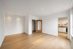 Weitblick garantiert – Apartment mit Alpenpanorama und Entwicklungspotenzial – Die vollständige Adresse der Immobilie erhältst du vom Anbieter., 80935 Unterhaching – Vorschaubild 4