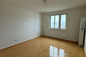 Helle 2,5-Zimmer-Wohnung mit Balkon in Krefeld