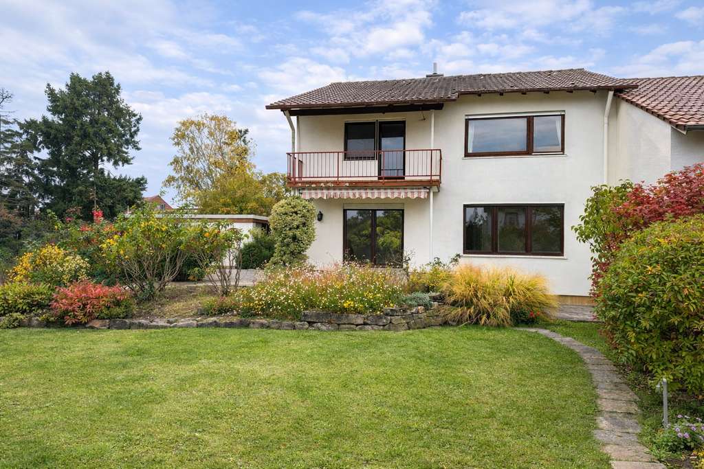 Immobilie in Friedelsheim - Großzügig geplant und ruhig gelegen – Familienidylle mit Charakter und Entwicklungspotenzial - Bild 1