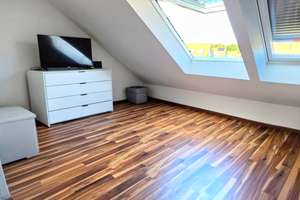 Exklusive 4-Zi.-Maisonette mit Loggia, 2 Bädern, Aufzug & Tiefgarage – 65934 Nied, Frankfurt am Main – Vorschaubild 16