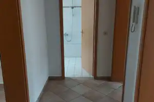 Solides Wohnhaus, ideal für Senioren, Balkone, Aufzug etc. – Görlitz – Vorschaubild 5
