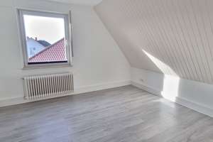 Moderne Wohnung im DG: Wohnen an der Südstraße – Die vollständige Adresse der Immobilie erhältst du vom Anbieter., 33647 Brackwede, Bielefeld – Vorschaubild 2