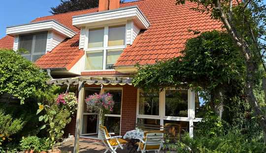 Bild von Moderne + attraktive 4-Zimmer Doppelhaushäfte mit Ausbaupotential in beliebter Lage von Bergstedt!