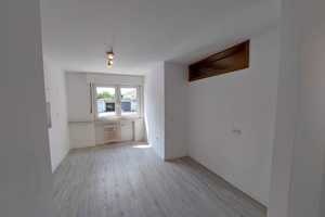 Viel Platz für die ganze Familie!  Solides Wohnhaus mit 4 Wohnebenen, Wintergarten & Garage. – Rhein-Erft-Kreis – Vorschaubild 3