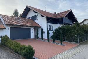 Viel Platz für Ihre Pläne: Einfamilienhaus in Hebertsfelden