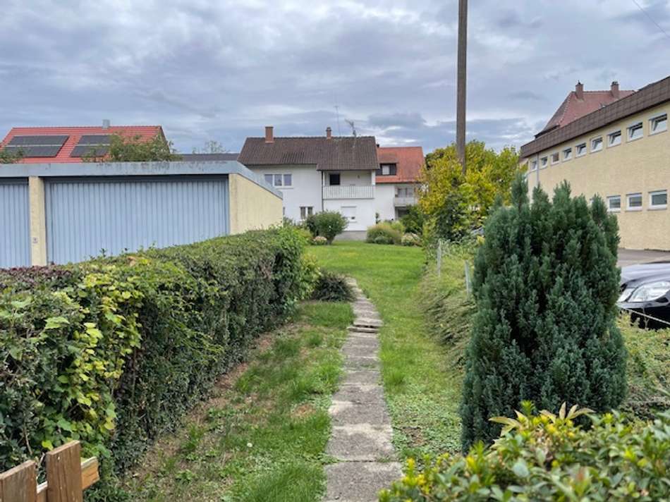 Zugang Grundstücksrückseite