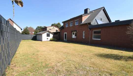 Bild von Saniertes Einfamilienhaus mit großem Nebengebäude in zentraler Lage von Isenbüttel