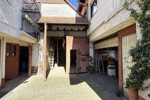 **2 Häuser zum Preis von Einem mit charmantem Innenhof** in ruhiger Lage von Engelstadt – Die vollständige Adresse der Immobilie erhältst du vom Anbieter., 55270 Engelstadt – Vorschaubild 2