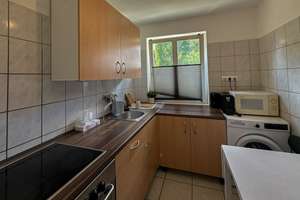 Ruhige 2-Zimmer-Wohnung mit modernisiertem Bad – attraktive Kapitalanlage oder zur Eigennutzung – Földerichstrasse 48c, 13595 Wilhelmstadt, Berlin – Vorschaubild 2