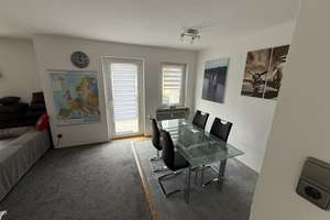 Gepflegtes Dreifamilienhaus mit 2 Garagen und großem Grundstück in  Regensburg Schwabelweis – Die vollständige Adresse der Immobilie erhältst du vom Anbieter., 93055 Schwabelweis, Regensburg – Vorschaubild 12