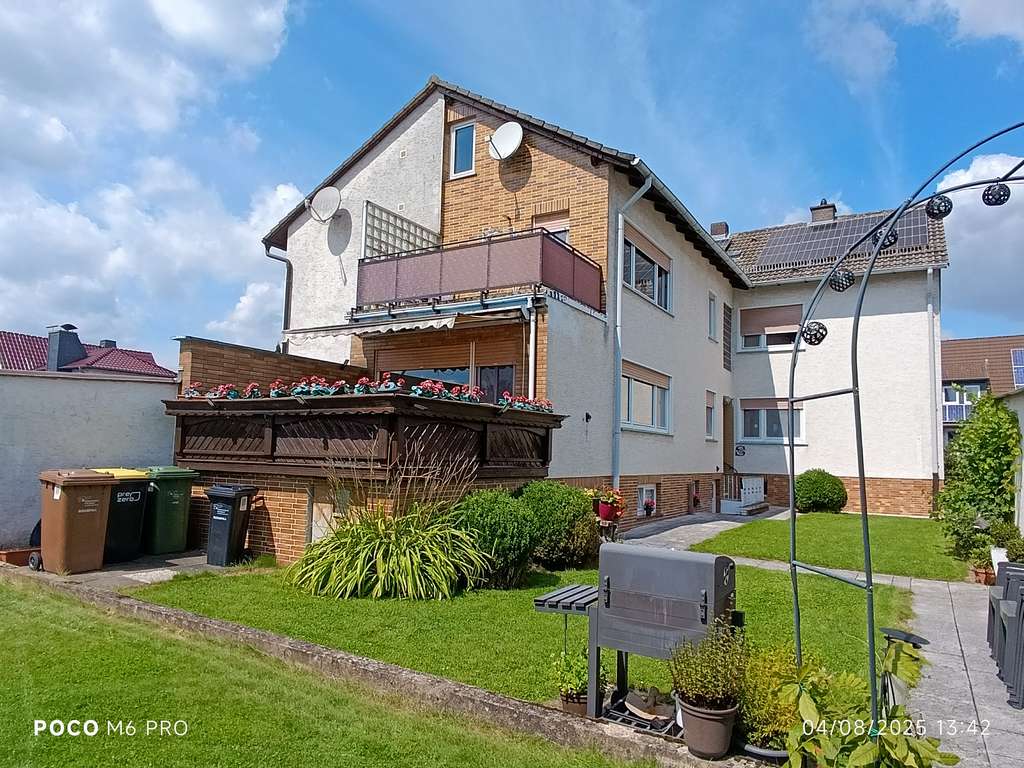 Immobilie in Espenau - Gepflegtes Reihenhaus mit 10 Zimmern und für große Familie Garage in Espenau - Bild 0