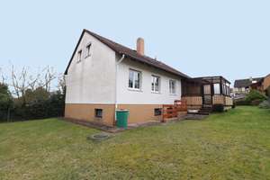 Einfamilienhaus mit Wintergarten, Garage u. Keller in ruhiger Lage von Helmstedt ! – Die vollständige Adresse der Immobilie erhältst du vom Anbieter., 38350 Helmstedt – Vorschaubild 1