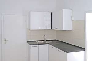 Top renovierte Zimmer inkl. neuer EBK und Möbel! Gemeinschaftsbad/WC zur Mitbenutzung! – Kazmairstr. 24, 80339 Schwanthalerhöhe (Ortsteil), München – Vorschaubild 3