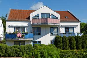 GUTE LAGE!!! Attraktive ETW mit Terrasse und Pkw- Stellplatz – Im Krammbach 11, 36272 Niederaula – Vorschaubild 1