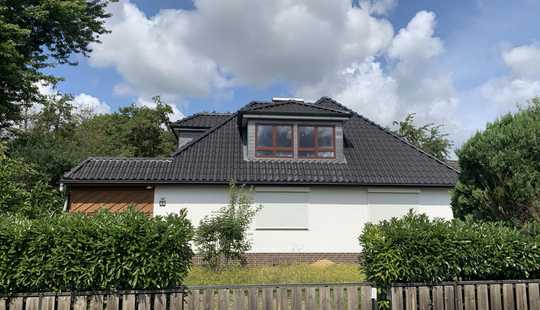 Bild von Charmantes Einfamilienhaus mit Einliegerwohnung, großem Grundstück & Ausbaupotenzial in Hamburg‑Nien