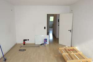 EXKLUSIV AM LESSINGPLATZ HELL + RUHIG RENOVIERT INKL. EINBAUKÜCHE LAMINAT DUSCHBAD 5. ETAGE/OBERBILK – Lessingstraße 61, 40227 Oberbilk, Düsseldorf – Vorschaubild 5