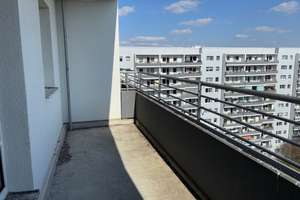 Zuhause ankommen – gemütliche Wohnung mit Aufzug und Balkon! – Ahrenshooper Straße 14, 13051 Neu-Hohenschönhausen, Berlin – Vorschaubild 2