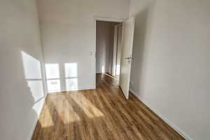 ++ Bezugsfreie 2 Zimmer-Wohnung mit Wintergarten zum Umbau ++ – Leipzig – Vorschaubild 3