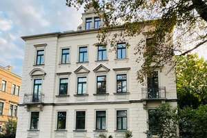 helle 3-Zimmer-Wohnung mit Balkon im 1.OG in einem sanierten Gründerhaus