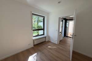 Sanierte 2,5 Zimmerwohnung mit Balkon und Einbauküche – 81375 Neuhadern, München – Vorschaubild 13