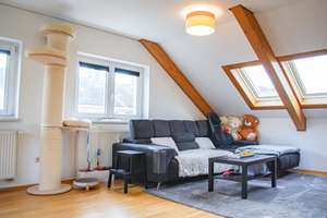Schöne 2,5-Zimmer-Dachgeschosswohnung im Herzen Augsburgs – Die vollständige Adresse der Immobilie erhältst du vom Anbieter., 86152 Jakobervorstadt-Nord, Augsburg – Vorschaubild 3