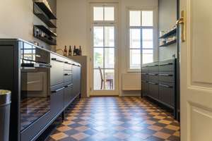 Ein ganzes Stockwerk im Kulturdenkmal:6 Zimmer, 150m²,  über 3m Deckenhöhe, Stellplatz, Ofen, Balkon – 70180 Lehen, Stuttgart – Vorschaubild 11