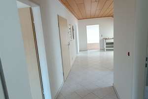Alltagstaugliche 3-Zimmer-Wohnung mit Balkon über Wiesbaden-Breckenheim – Weidenstraße 17, 65207 Breckenheim, Wiesbaden – Vorschaubild 3