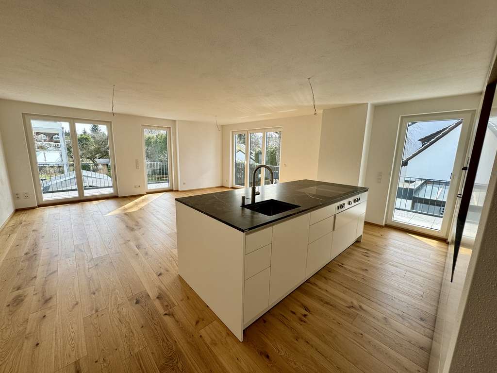 Neubau, Erstbezug! Luxuriöse 3-Zimmer-Wohnung mit Süd-West und Süd-Ost Balkonen.