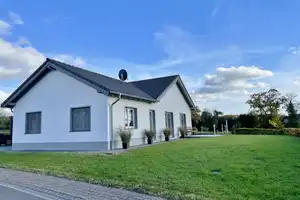 **Exklusives Wohnen im traumhaften Bungalow** – Bitburg-Prüm (Kreis) – Vorschaubild 2