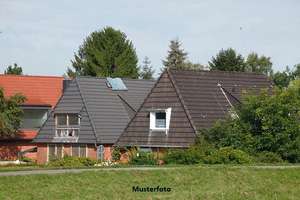 2-Familienhaus mit Gewerbehalle und Freilager - vielseitig nutzbar