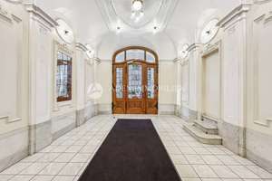 Stuck, Dielen & Flügeltüren: Altbau-Juwel in begehrter Seitenstraße am KuDamm! – Giesebrechtstraße 12, 10629 Charlottenburg, Berlin – Vorschaubild 26