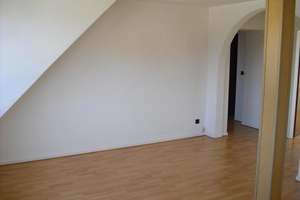 Schöne 2 Zimmer-Wohnung im Dachgeschoss in Rotthausen!!! – Steeler Str. 67, 45884 Rotthausen, Gelsenkirchen – Vorschaubild 3