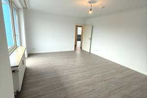 3-Zimmer-Wohnung mit Balkon in Wuppertal-Oberbarmen (Erstbezug nach Sanierung) – Brändströmstraße 4, 42275 Wuppertal – Vorschaubild 2