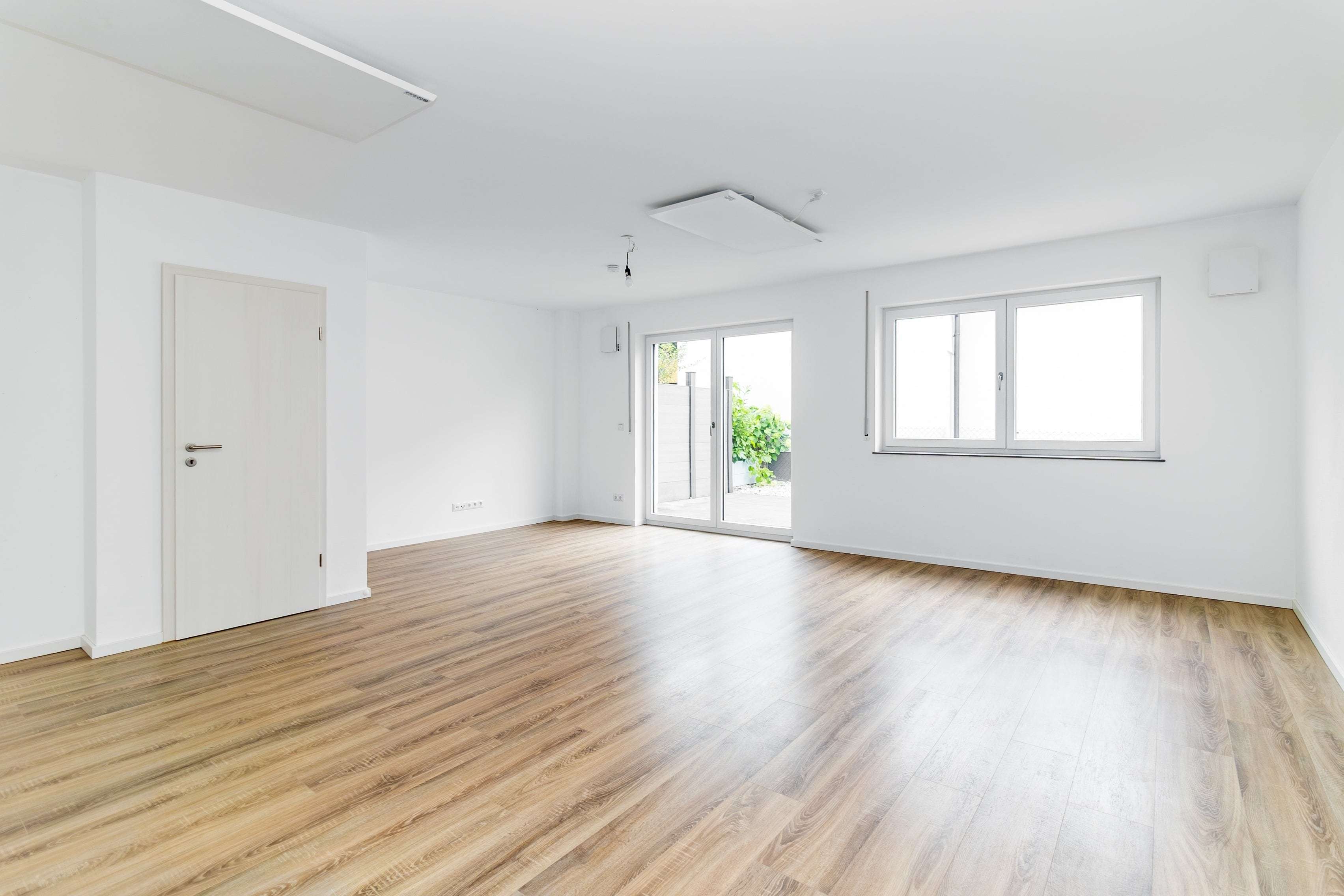 Immobilie in Aindling - Neubau von 2023 - Reihenmittelhaus mit Einzelgarage und Stellplatz - PV und Speicher - TOP-Modern!  - Bild 7