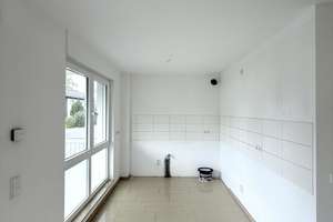 Stilvoll modernisiert: 4-Zimmer-Wohnung in Düsseldorf-Unterbach – 40627 Unterbach, Düsseldorf – Vorschaubild 3