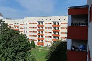 Neuer Preis!!!  Sanierte 2 Zimmer Altbauwohnung in gefragter Lage – Erich-Boltze-Straße 2, 10407 Berlin – Vorschaubild 2