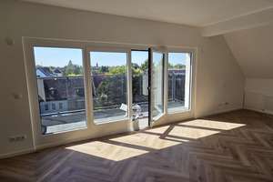 Neubezug nach Kernsanierung - Gehobene Dachgeschosswohnung mit 2 Zimmern und modernem Flair in Bilk  – Fleher Straße 154, 40223 Bilk, Düsseldorf – Vorschaubild 4