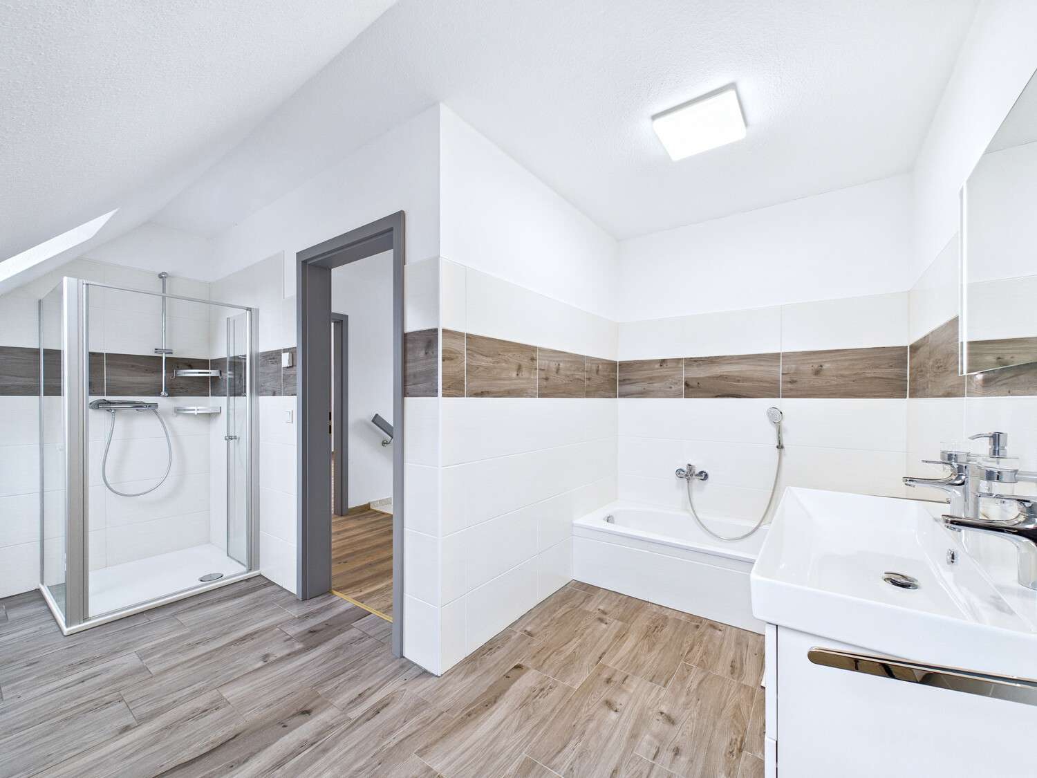 Immobilie in Leezdorf - Neuwertiges Zweifamilienhaus in ruhiger Lage von Leezdorf - Bild 13