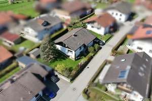Einziehen - Wohlfühlen:  Wohnhaus mit Einliegerwohnung in der Gemeinde Regen – Die vollständige Adresse der Immobilie erhältst du vom Anbieter., 94209 Regen – Vorschaubild 13