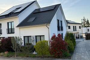 Moderne DHH in Eppstein: KfW-40-Plus, EBK, PV & Wärmepumpe, Wallbox vorbereitet