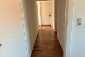 Zentral. Hell. Bezugsfertig – 2 Zimmer mit Wanne und Dusche im Herzen der Stadt – Kaelberanger 1, 38226 Lebenstedt, Salzgitter – Vorschaubild 2