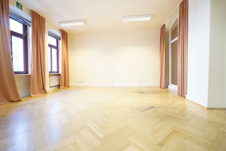 Büro 1