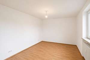 Balkonblick in ruhiger Lage: 2-Zimmer-Wohnung – Perlacher Straße 126, 81539 Obergiesing, München – Vorschaubild 5