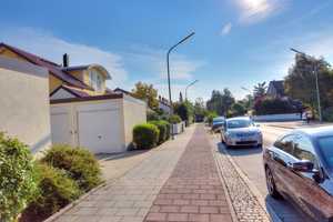 ROGERS: Helles Reihenhaus mit sichtbaren Holzbalken und Garten – Fürstenfeldbruck (Kreis) – Vorschaubild 20