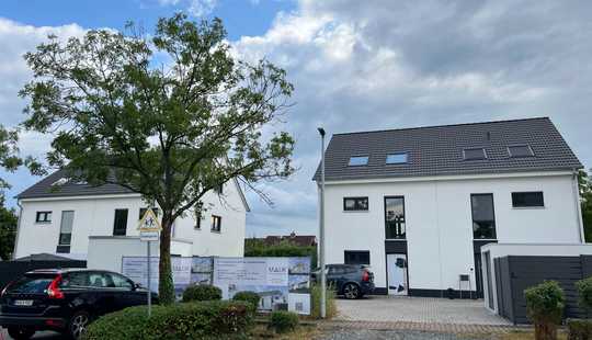 Bild von Moderne Doppelhaushälfte im erweiterten Rohbau - Machen Sie Ihr eigenes Ding
