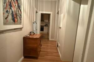Lebendig wohnen in der Maxvorstadt: 2,5-Zimmer-Wohnung mit Balkon – Görresstraße 36, 80798 Josephsplatz, München – Vorschaubild 5