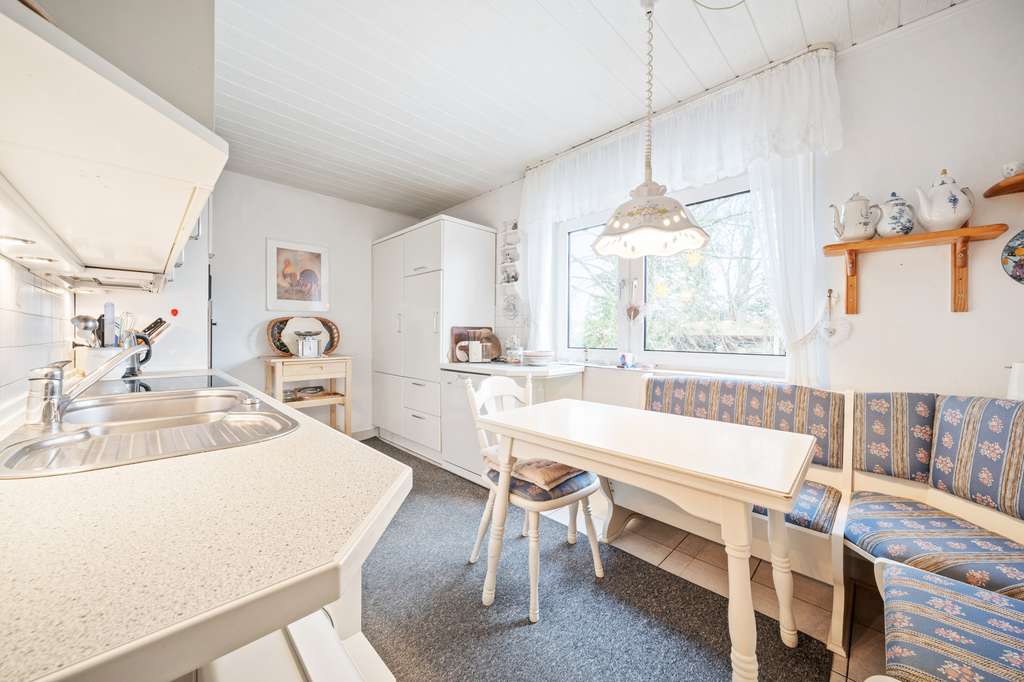 Immobilie in Bordesholm - Großes EFH mit Entwicklungspotential auf wunderschönem Grundstück - Bild 4